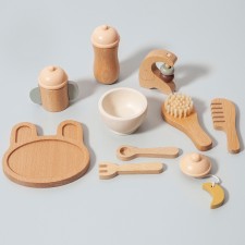 Holzspielzeug Puppen Pflege & Fütter-Set von Petit Monkey